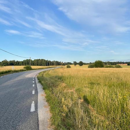 Ett Nytt Fraesch Hus Utanfoer Stockholm Naera Arlanda Villa Rosersberg Екстериор снимка