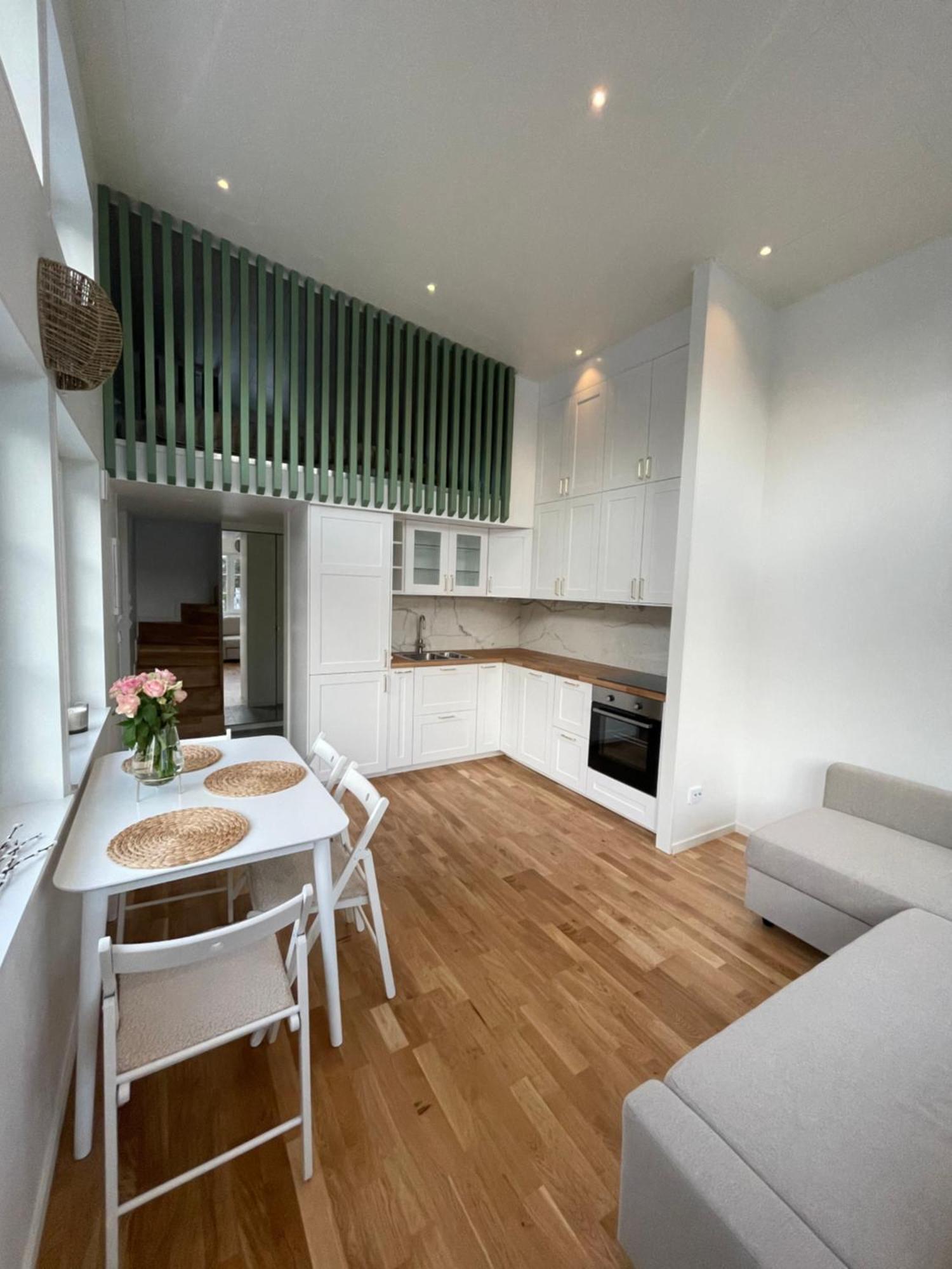 Ett Nytt Fraesch Hus Utanfoer Stockholm Naera Arlanda Villa Rosersberg Екстериор снимка